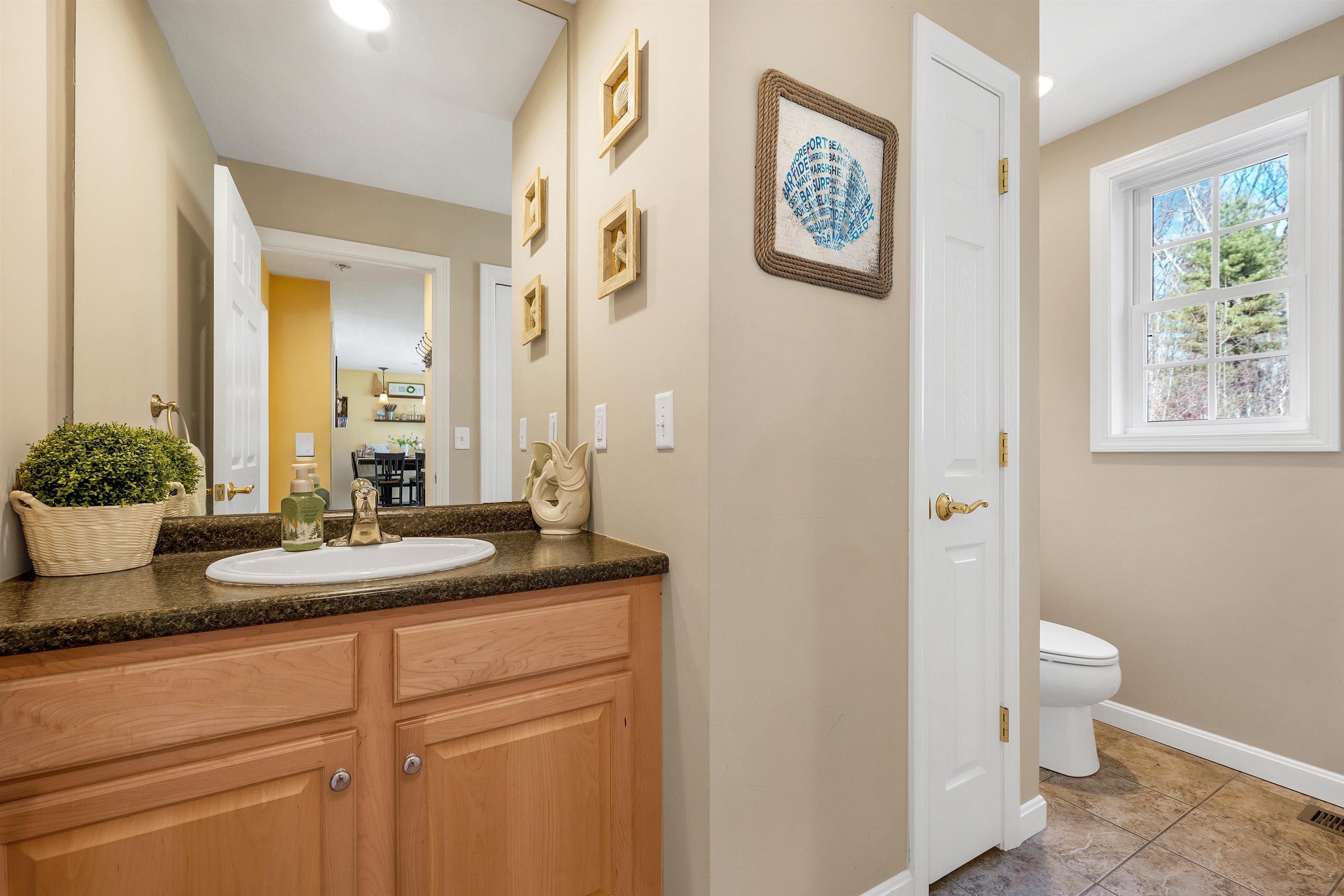 220 Arah Street Manchester, NH 03104 - Photo 17 of 58