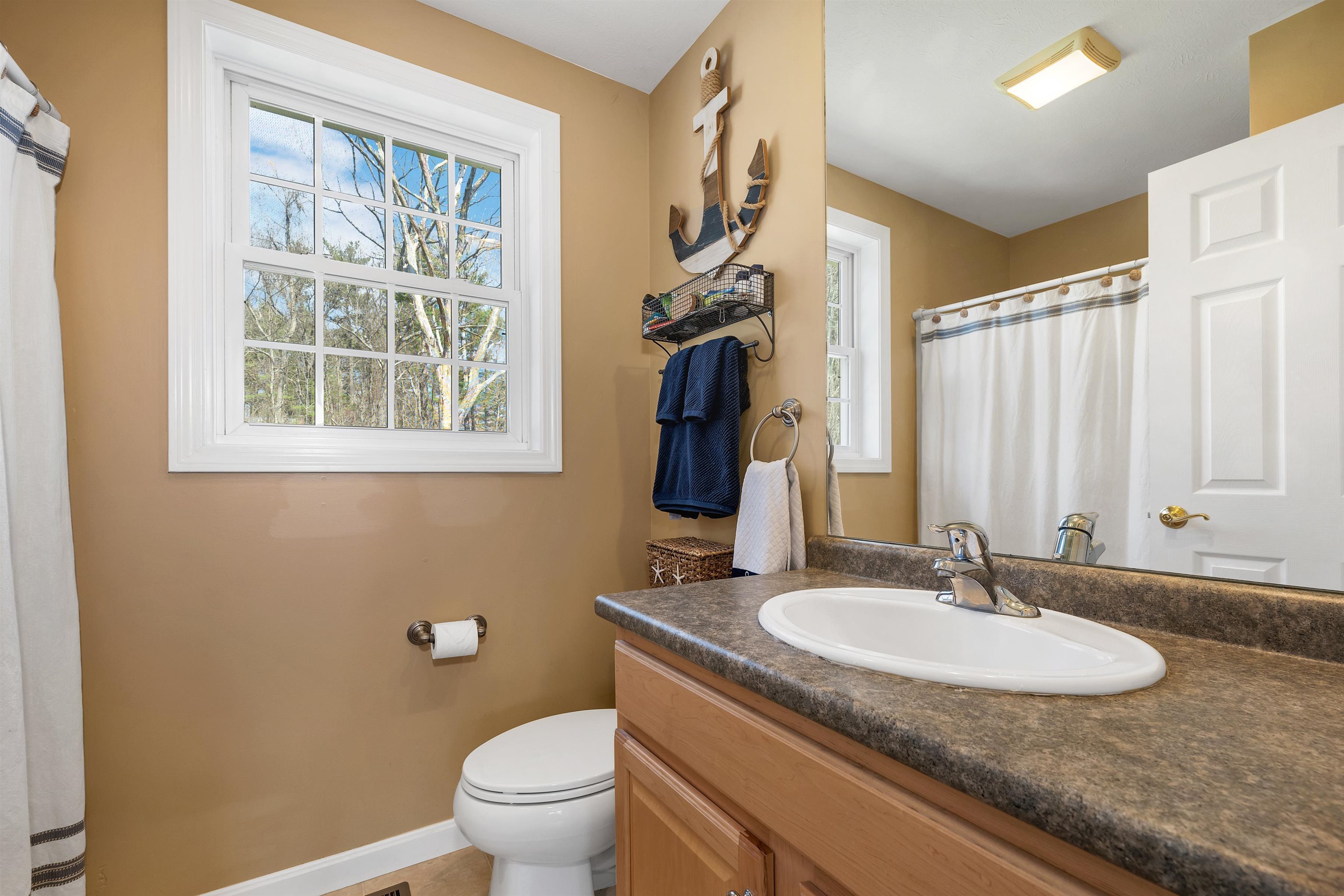 220 Arah Street Manchester, NH 03104 - Photo 33 of 58