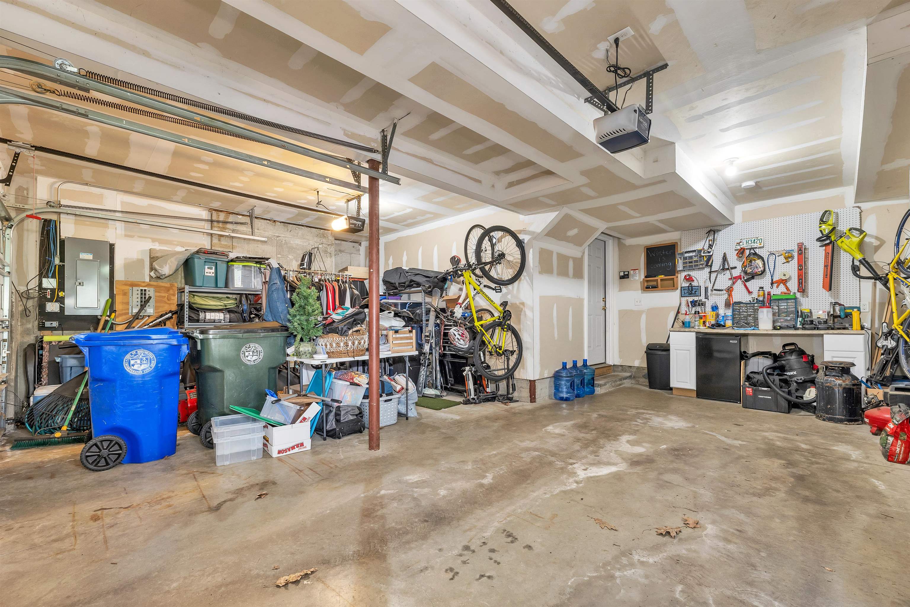 220 Arah Street Manchester, NH 03104 - Photo 40 of 58