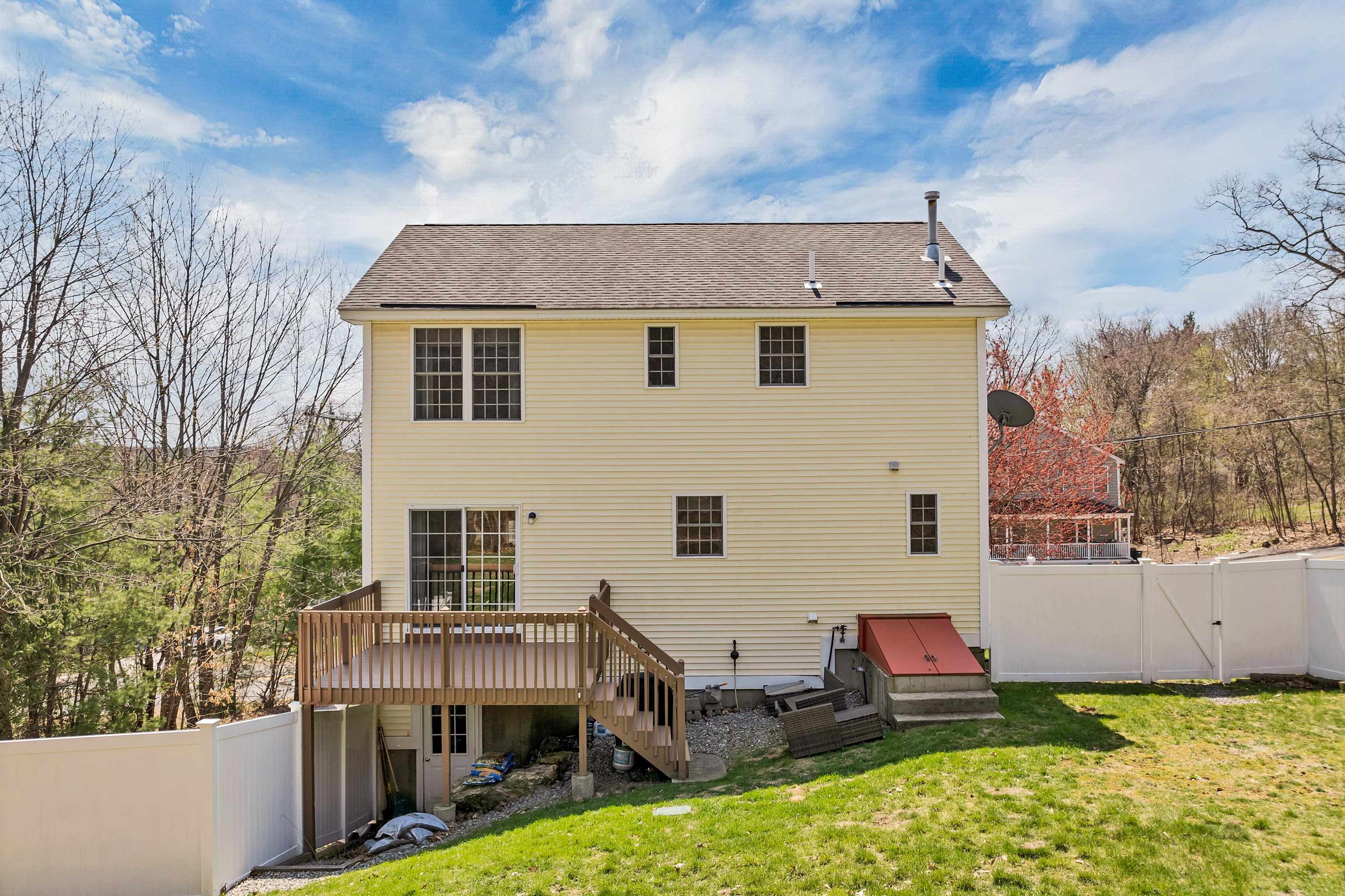 220 Arah Street Manchester, NH 03104 - Photo 53 of 58