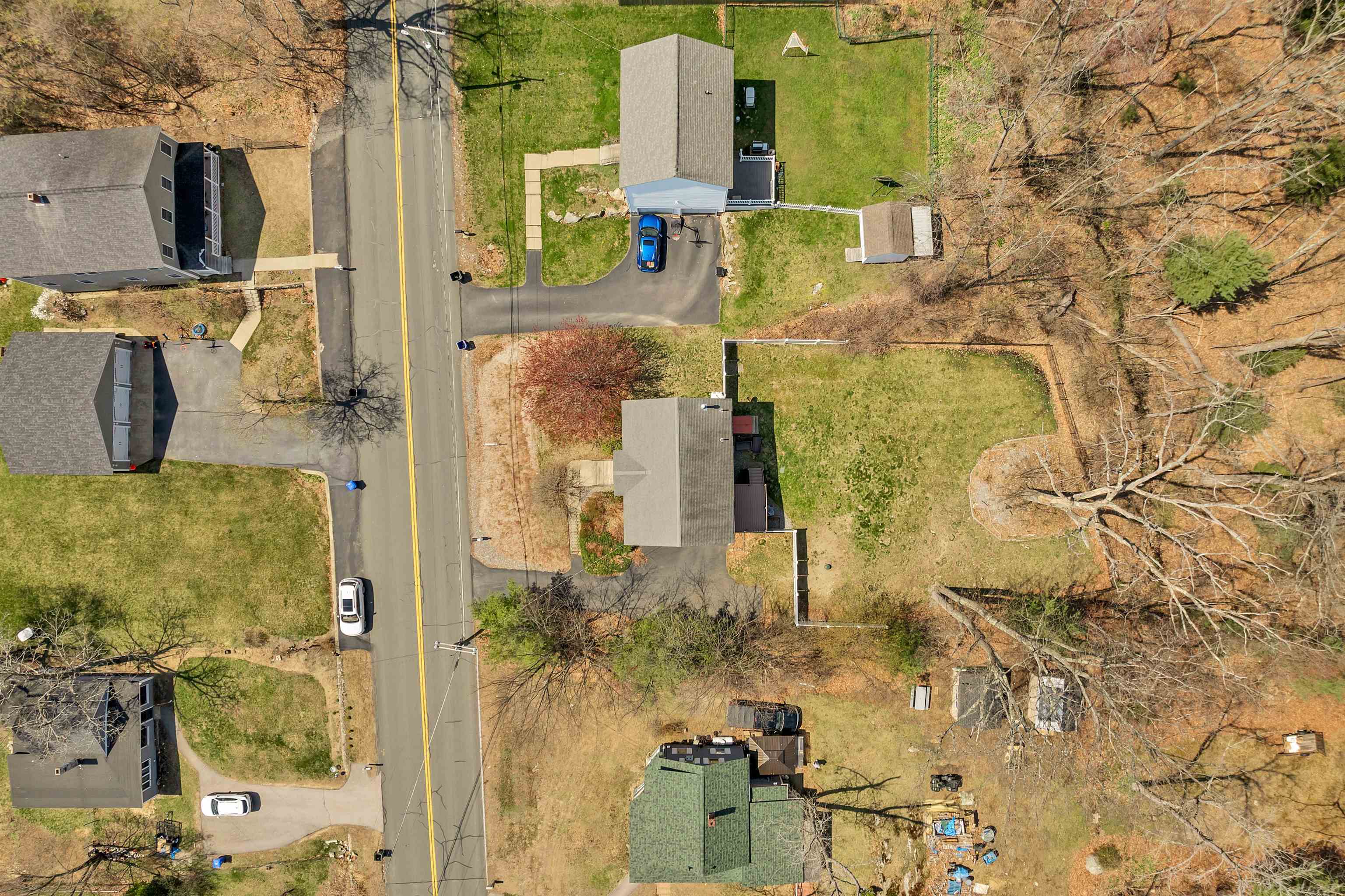 220 Arah Street Manchester, NH 03104 - Photo 7 of 58