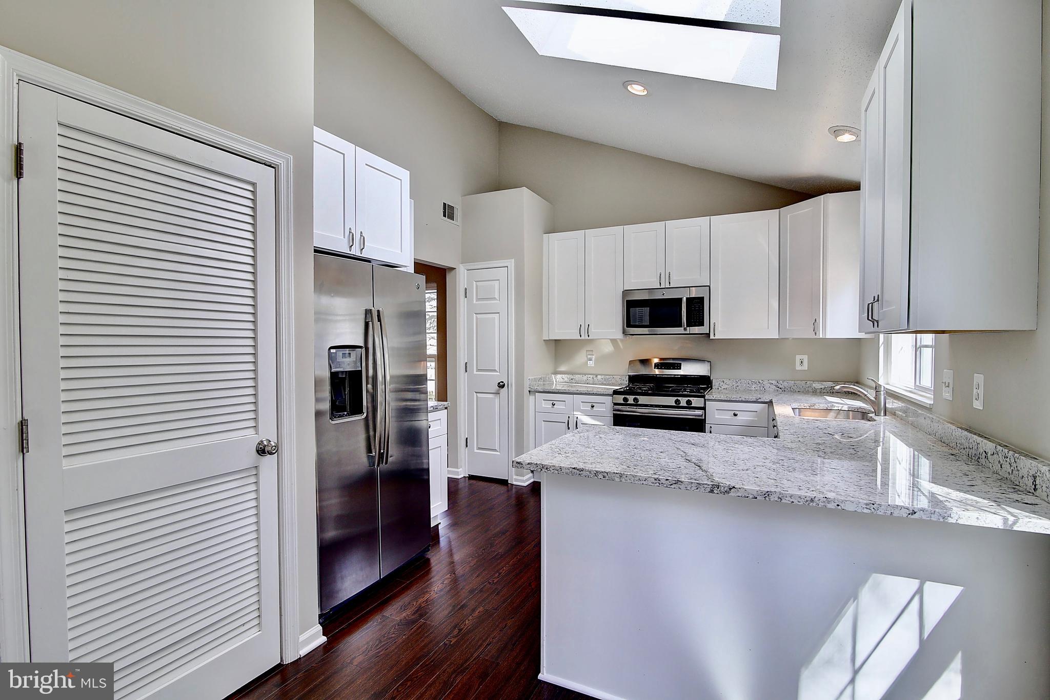 378 Deer Path Avenue Southwest Leesburg, VA 20175 - Photo 13 of 34 Kitchen