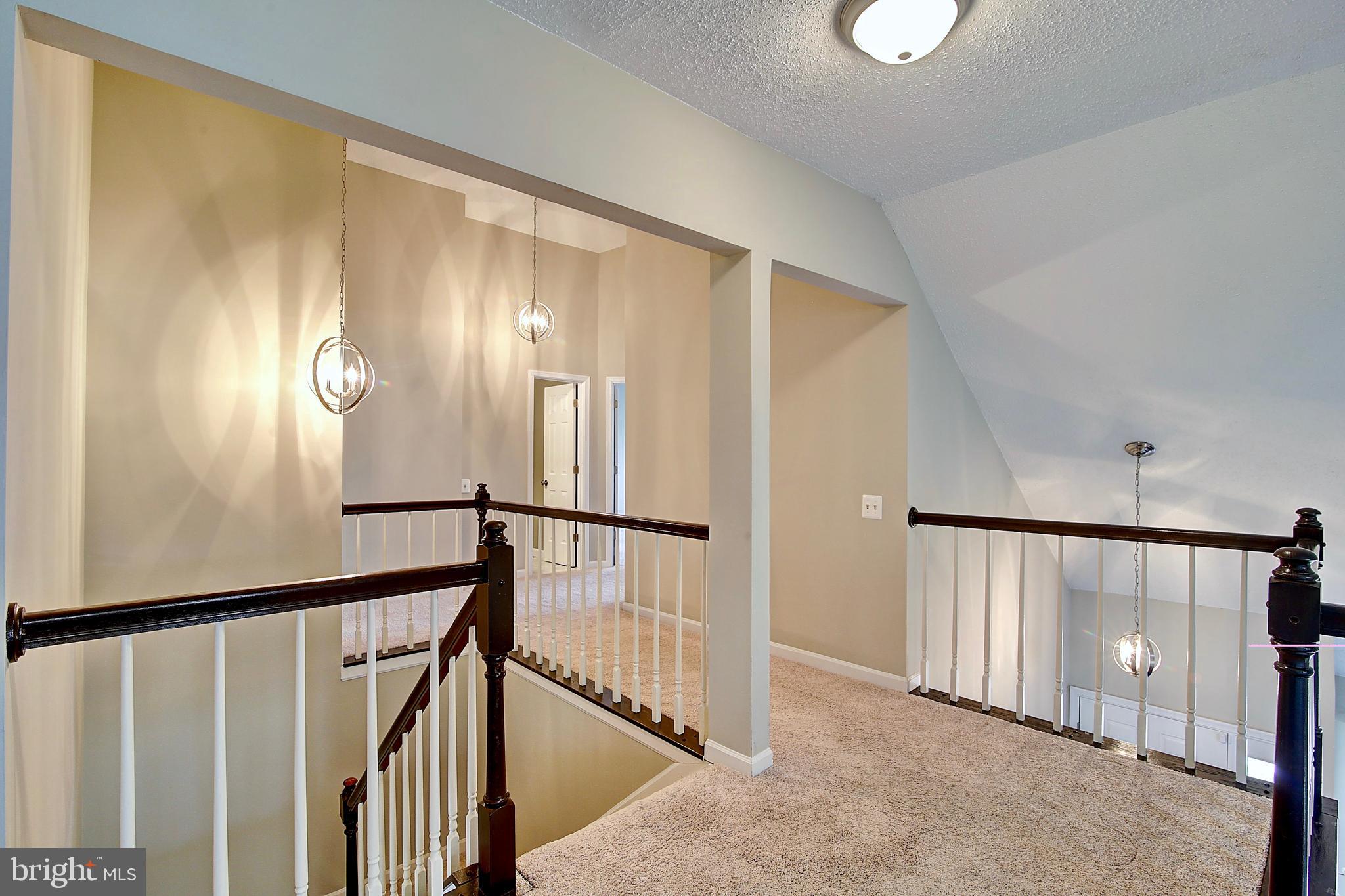378 Deer Path Avenue Southwest Leesburg, VA 20175 - Photo 21 of 34 Upper Hall