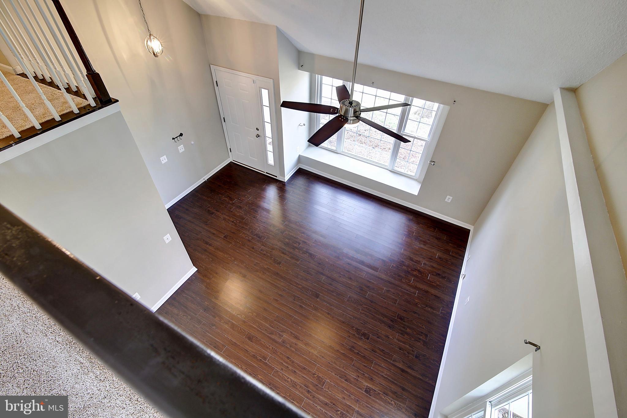 378 Deer Path Avenue Southwest Leesburg, VA 20175 - Photo 7 of 34 Living Room