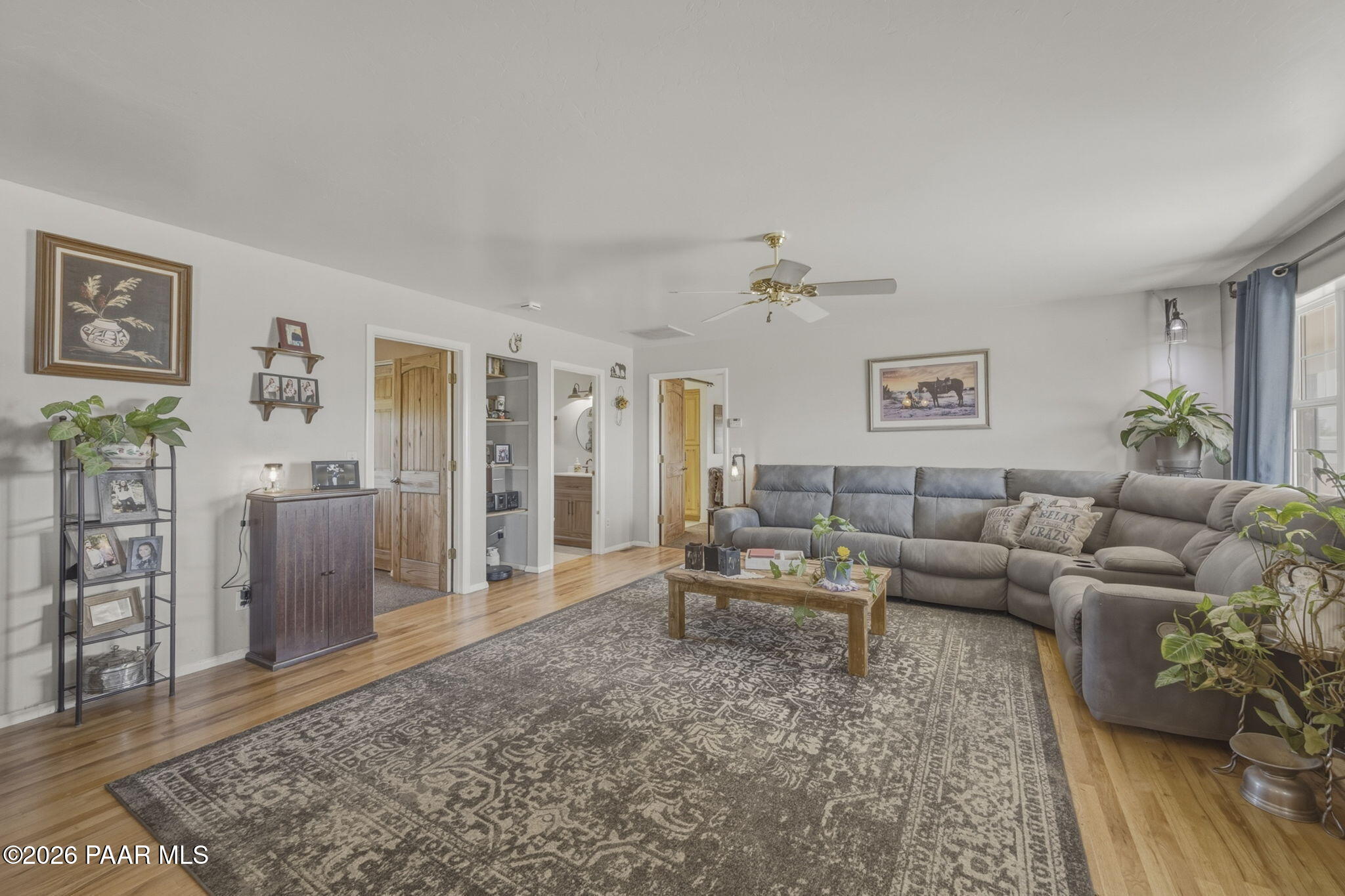 1050 Ranch House Road Paulden, AZ 86334 - Photo 5 of 42 Living Room