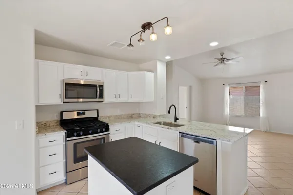 $1,925 | 5275 Sonora Street, Sierra Vista, AZ 85635