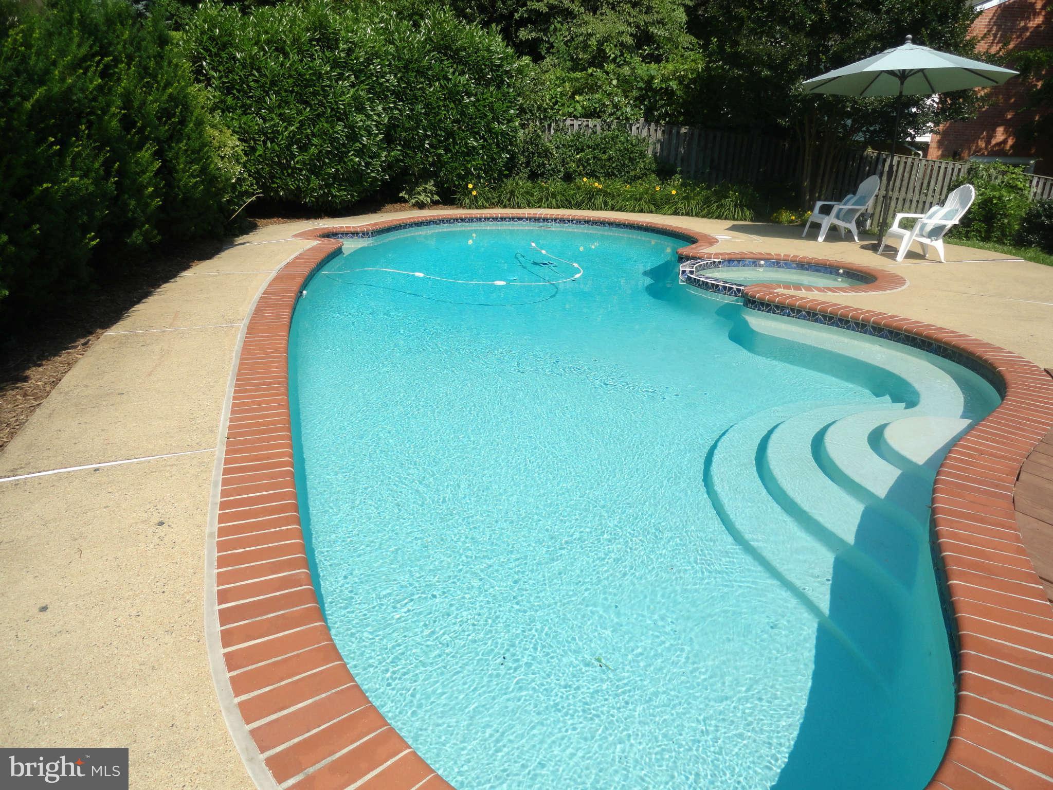 7125 Thrasher Road McLean, VA 22101 - Photo 27 of 27 Beautiful free form pool with spa