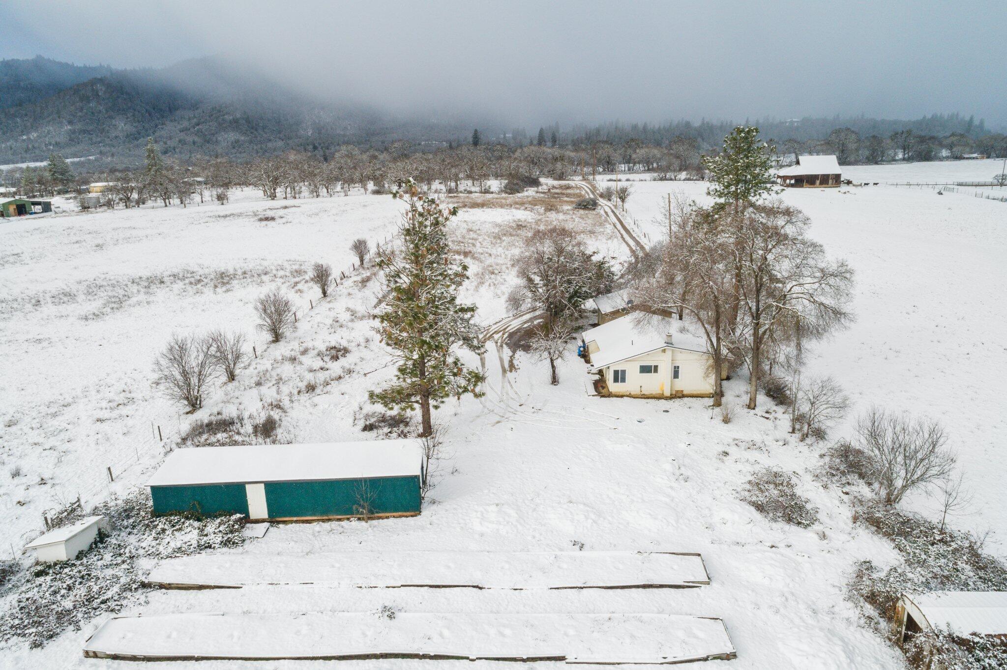 8780 Ramsey Road Gold Hill, OR 97525 - Photo 1 of 28 28-web-or-mls-DJI_0026