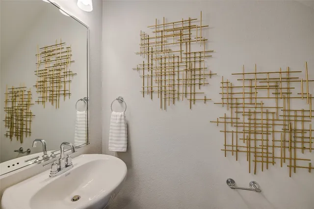 $268,990 | 515 Emory Xing Boulevard, Hutto, TX 78634