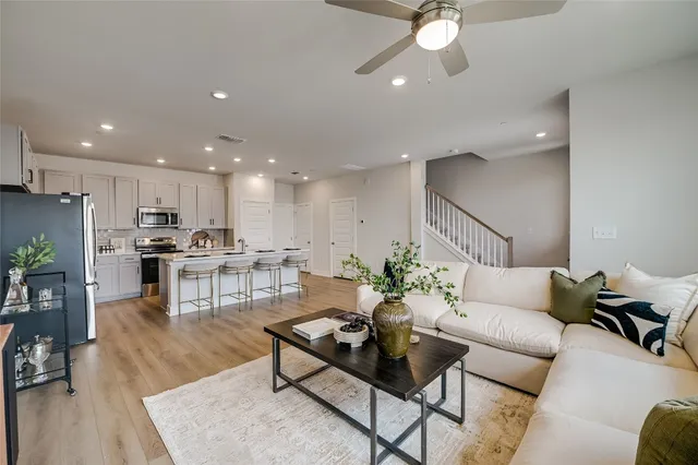 $268,990 | 515 Emory Xing Boulevard, Hutto, TX 78634