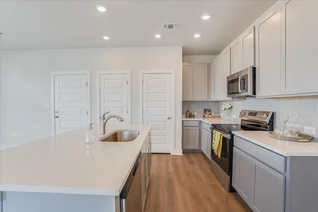 $268,990 | 515 Emory Xing Boulevard, Hutto, TX 78634