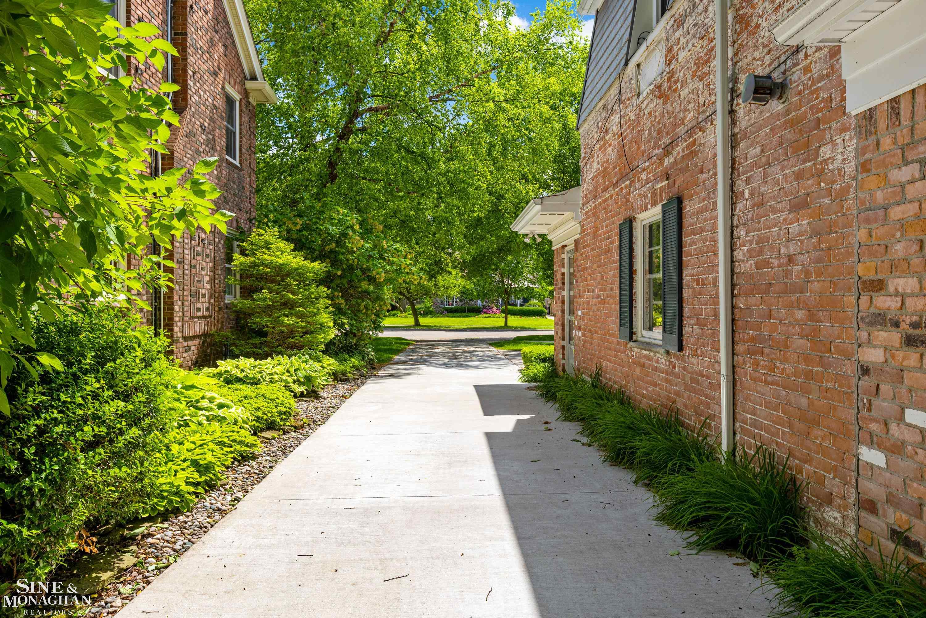 1380 Oxford Road Grosse Pointe Woods, MI 48236 - Photo 54 of 59