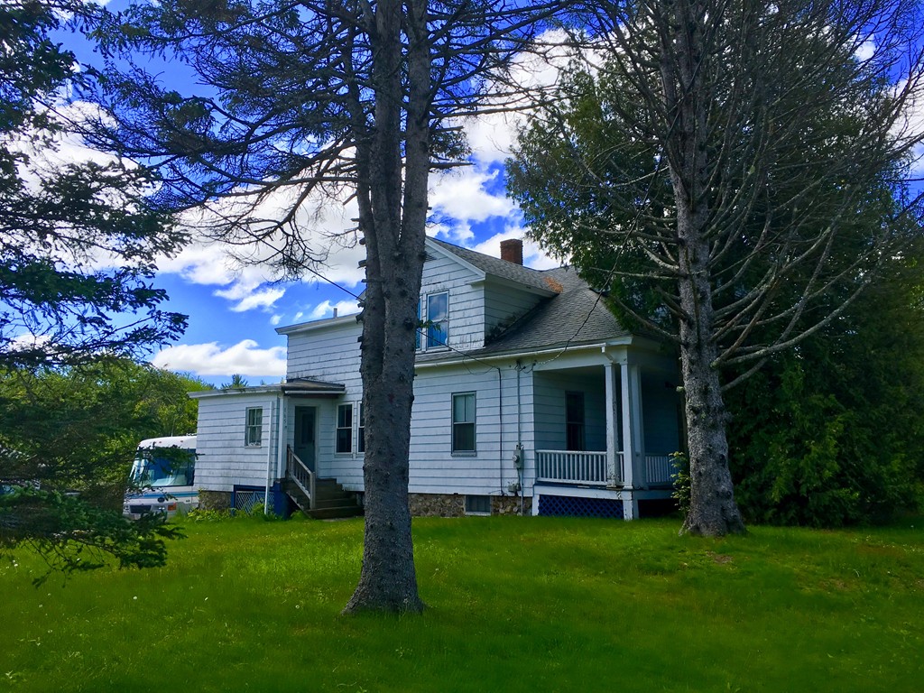 165 Willis Road Gardner, MA 01440 - Photo 2 of 19 Gallery Image 2