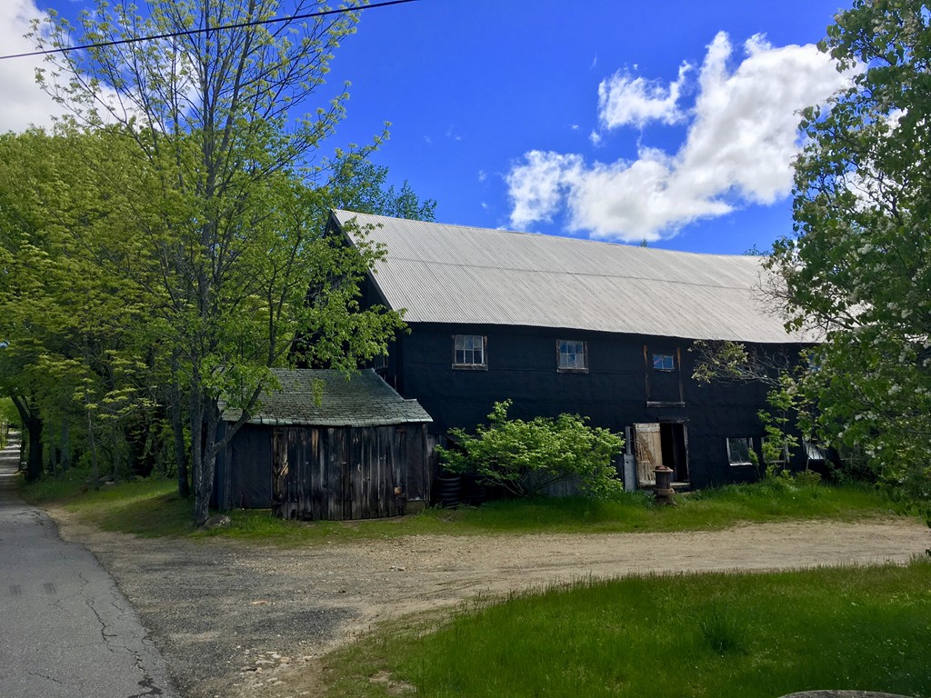 165 Willis Road Gardner, MA 01440 - Photo 3 of 19 Gallery Image 3