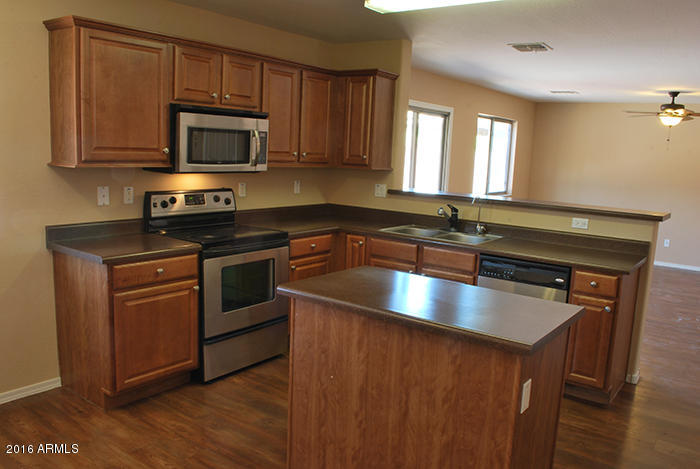 8418 West Cordes Road Tolleson, AZ 85353 - Photo 2 of 33 DSC_9494