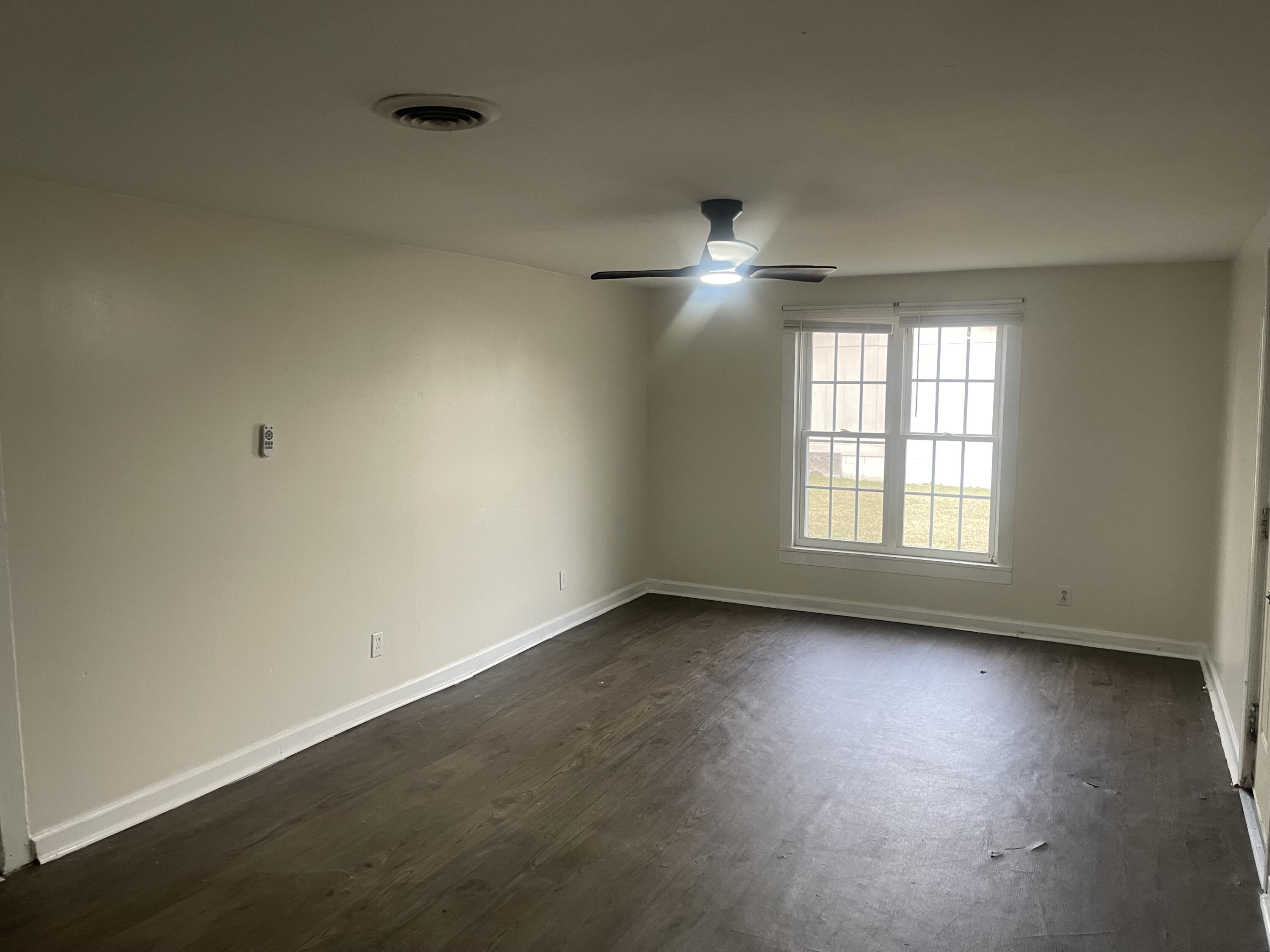 426 Salem Road Thomson, GA 30824 - Photo 10 of 22 ceiling fan
