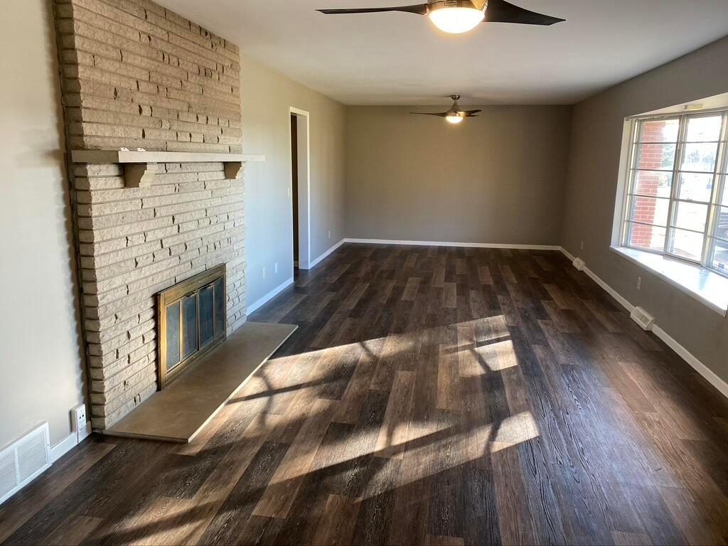 5474 Hoover Road Grove City, OH 43123 - Photo 7 of 48 Living Room