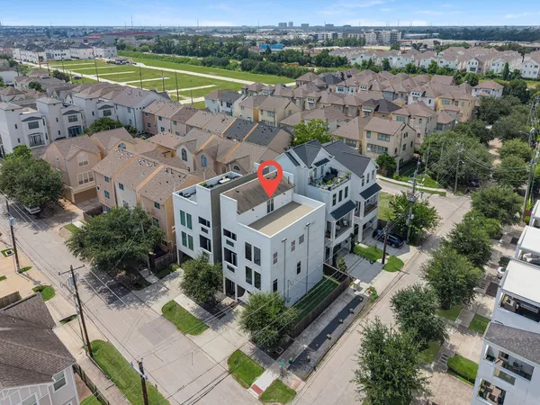 $5,500 | 5802 Kansas Street, Houston, TX 77007