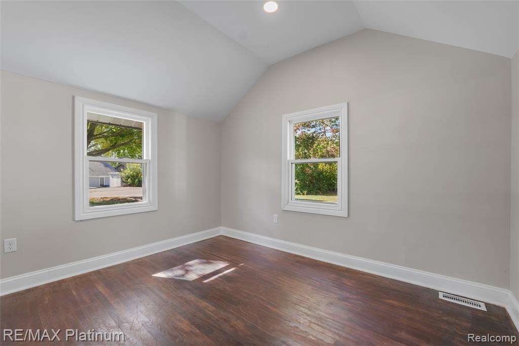 1605 South Hughes Road Brighton, MI 48114 - Photo 10 of 16 Gallery Image 10