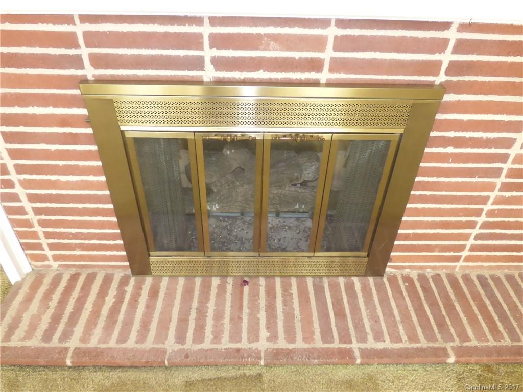 5229 Manning Road Charlotte, NC 28269 - Photo 9 of 18