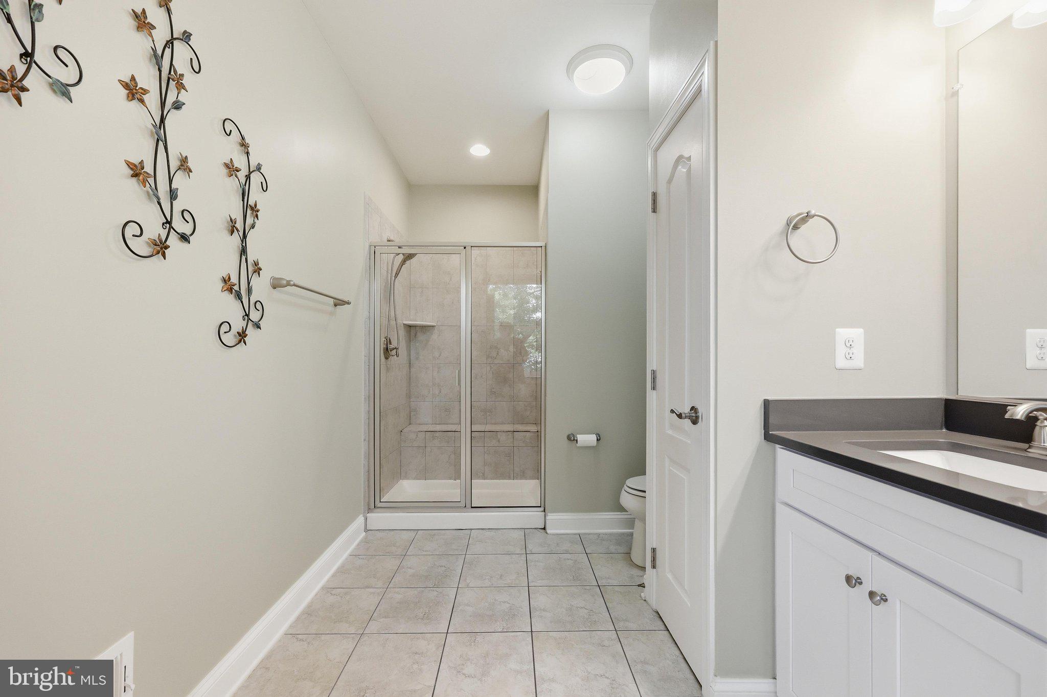 49 Maxwell Square Frederick, MD 21701 - Photo 26 of 51 Primary Bathroom