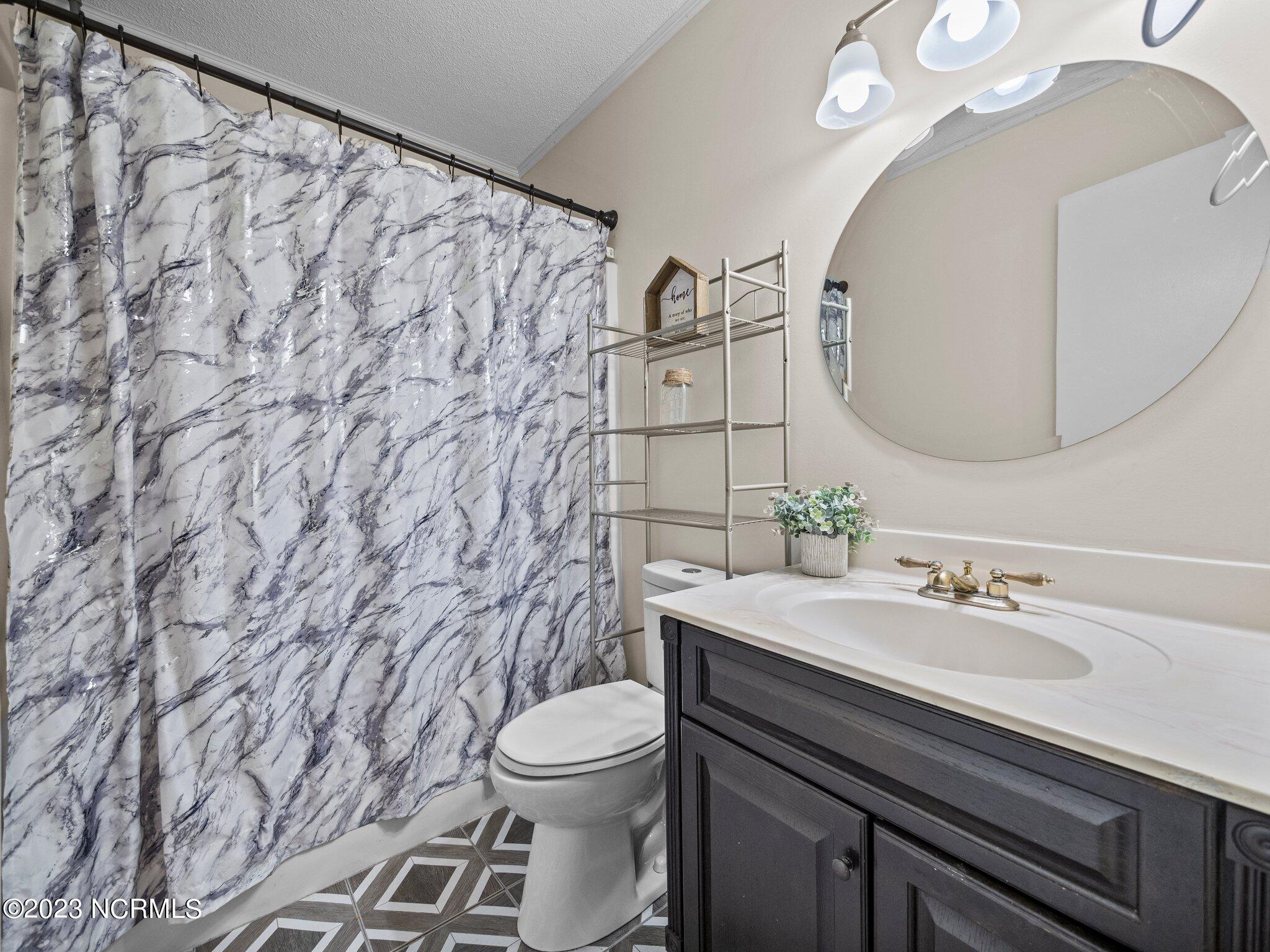 109 Falcon Crest Road Jacksonville, NC 28540 - Photo 27 of 49 Master Bathroom