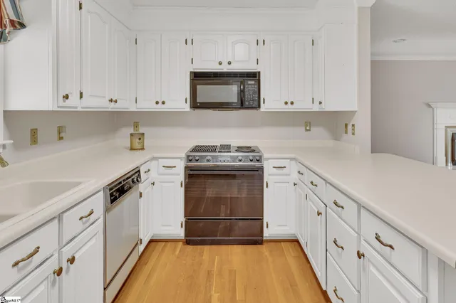 $975,000 | 1142 Fox Squirrel Ridge Road, Pickens, SC 29671