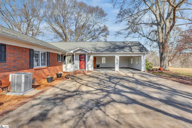 $975,000 | 1142 Fox Squirrel Ridge Road, Pickens, SC 29671