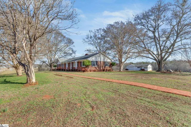 $975,000 | 1142 Fox Squirrel Ridge Road, Pickens, SC 29671