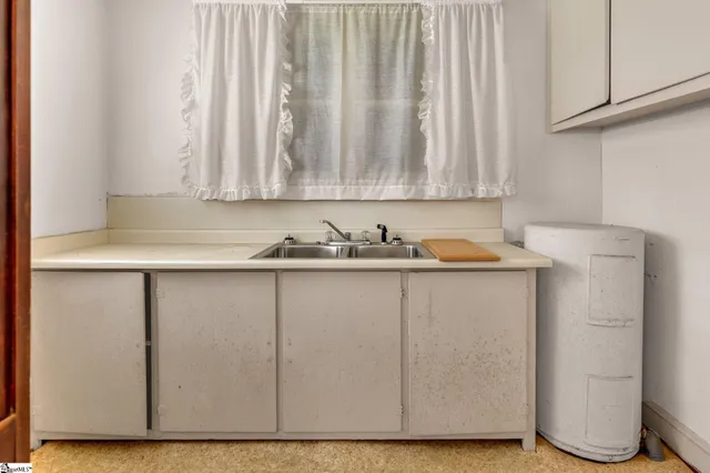 $975,000 | 1142 Fox Squirrel Ridge Road, Pickens, SC 29671