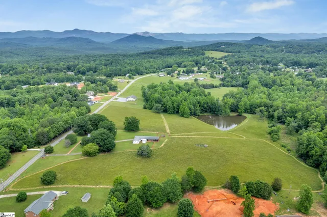 $975,000 | 1142 Fox Squirrel Ridge Road, Pickens, SC 29671
