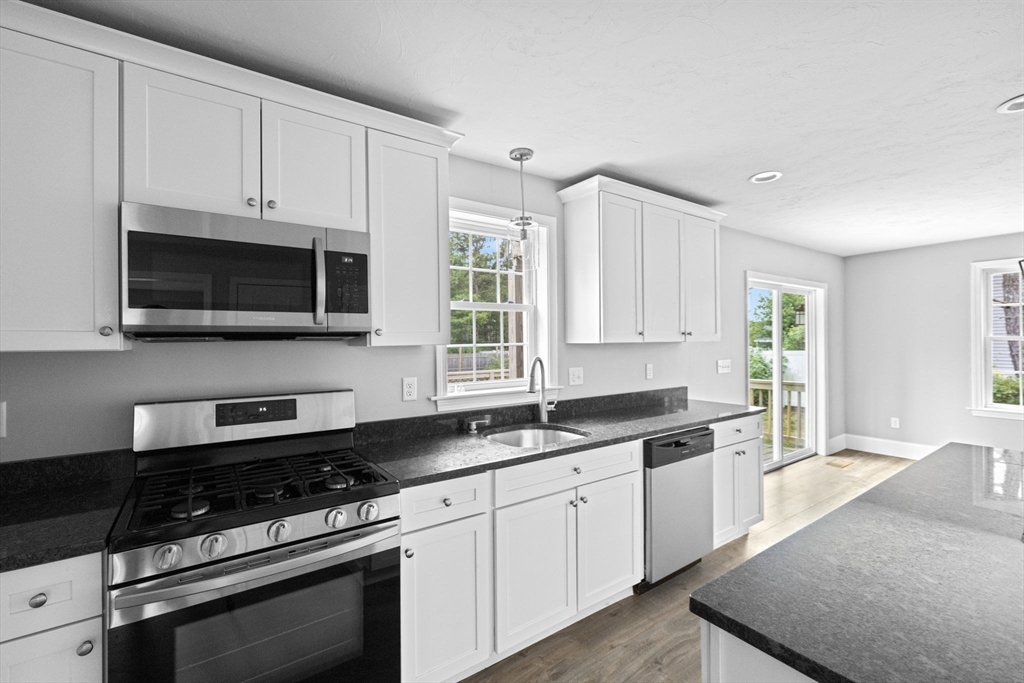 252 Charge Pond Road Wareham, MA 02571 - Photo 11 of 42 Gallery Image 11