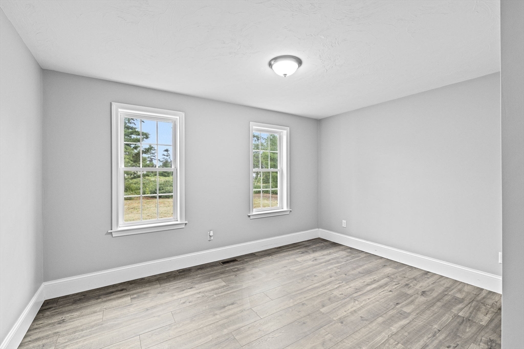252 Charge Pond Road Wareham, MA 02571 - Photo 19 of 42 Gallery Image 19