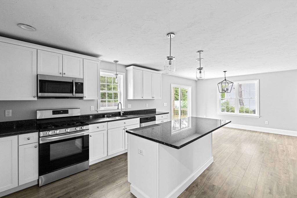 252 Charge Pond Road Wareham, MA 02571 - Photo 6 of 42 Gallery Image 6