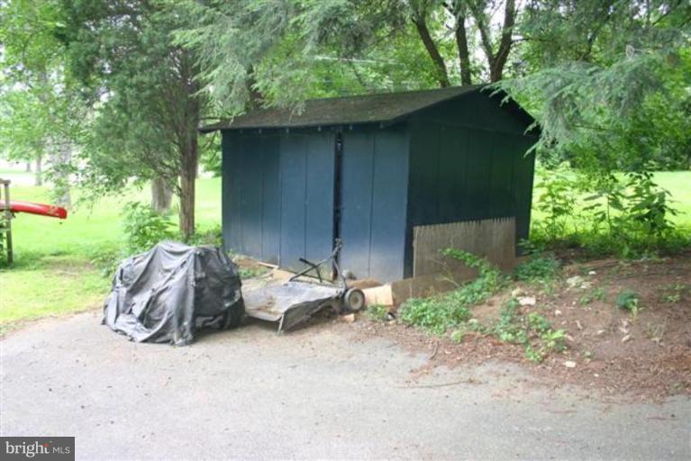 18918 Preston Road Hagerstown, MD 21742 - Photo 25 of 30 Shed