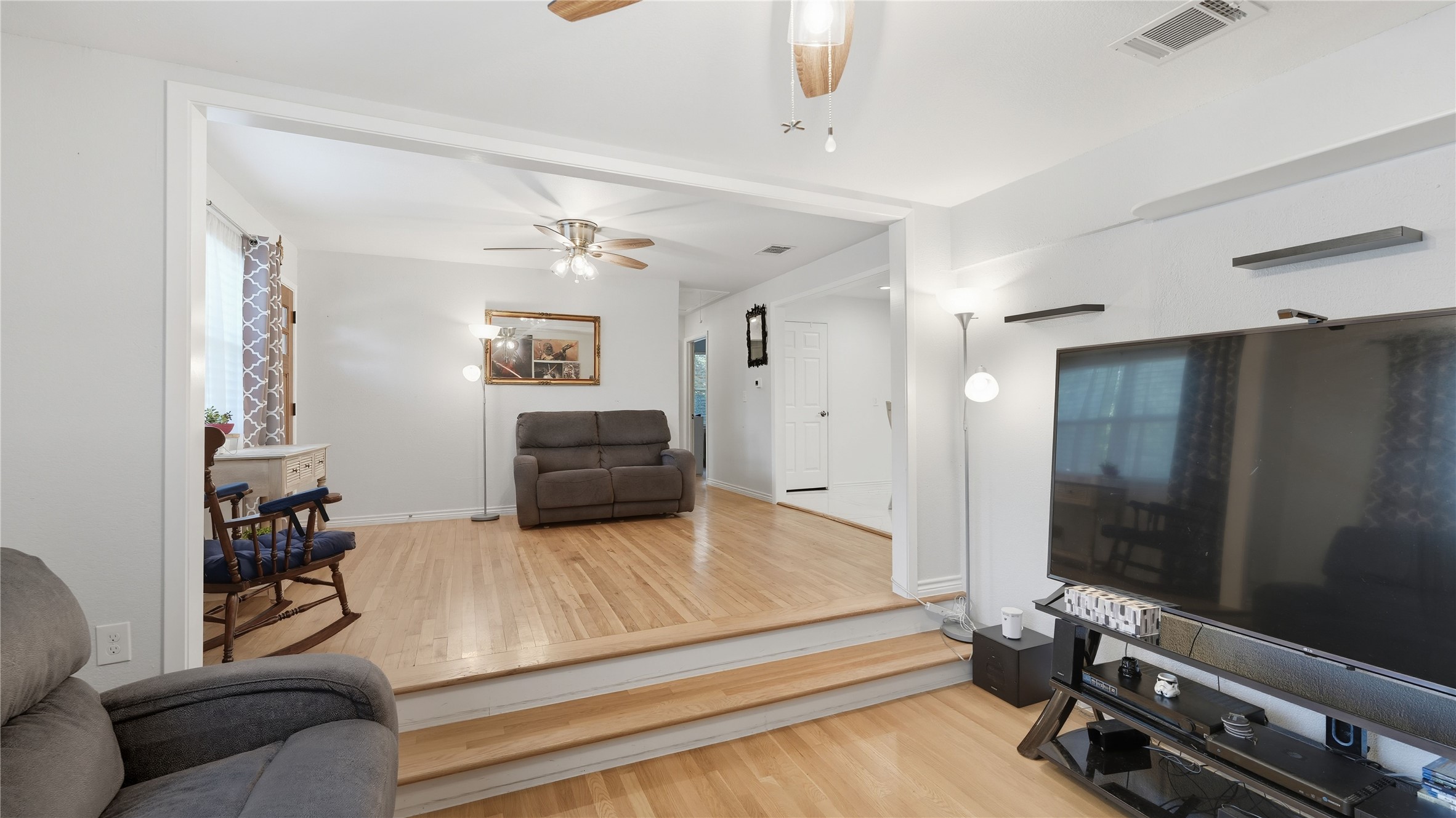 6503 Lynch Lane Austin, TX 78741 - Photo 14 of 38 a living room with furniture
