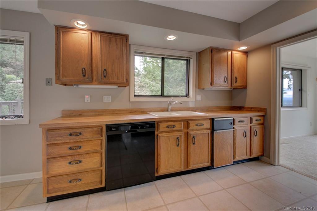 153 Country Ridge Road, Unit 153 Hendersonville, NC 28739 - Photo 12 of 25