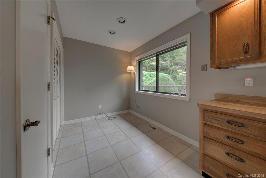 153 Country Ridge Road, Unit 153 Hendersonville, NC 28739 - Photo 14 of 25