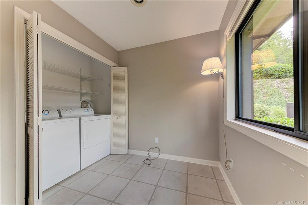 153 Country Ridge Road, Unit 153 Hendersonville, NC 28739 - Photo 17 of 25