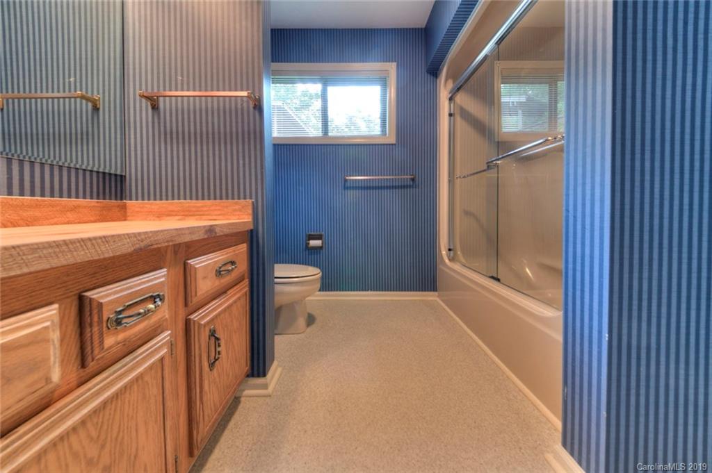 153 Country Ridge Road, Unit 153 Hendersonville, NC 28739 - Photo 18 of 25