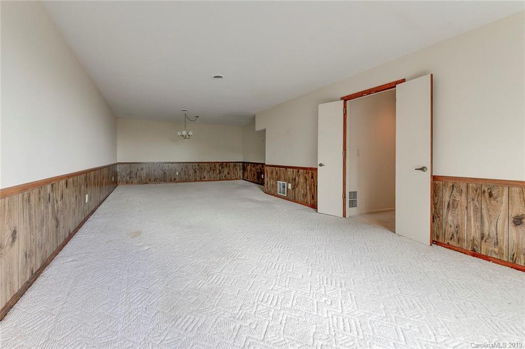153 Country Ridge Road, Unit 153 Hendersonville, NC 28739 - Photo 19 of 25