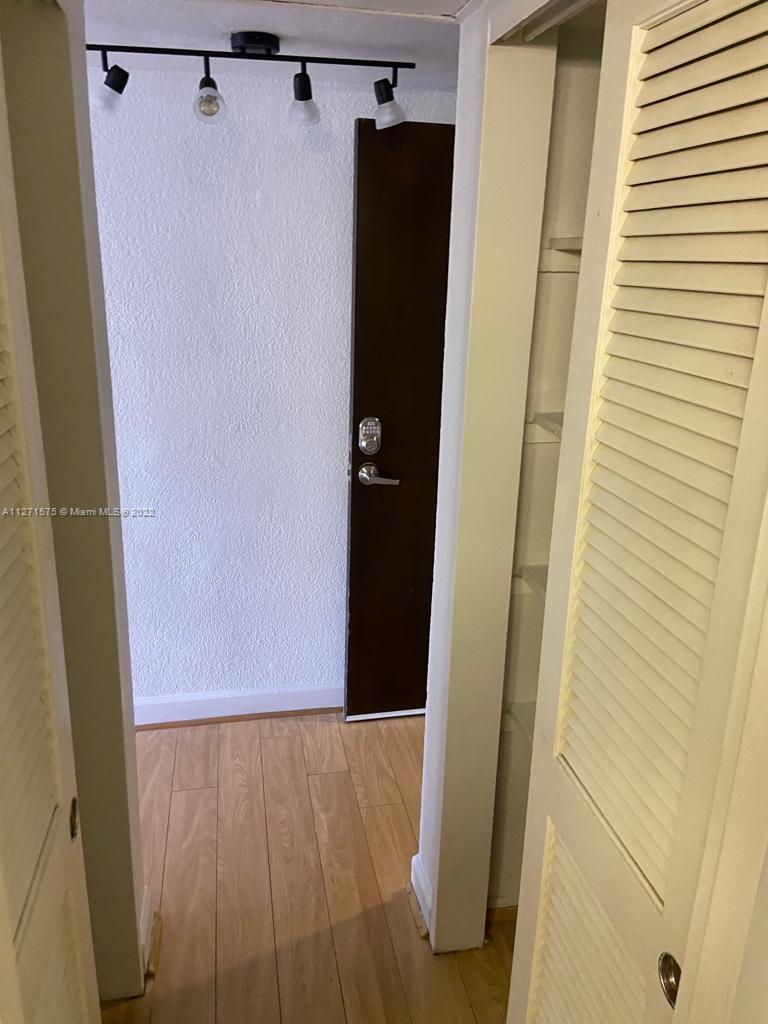 1500 Bay Road, Unit 1252S Miami Beach, FL 33139 - Photo 6 of 9 Gallery Image 6