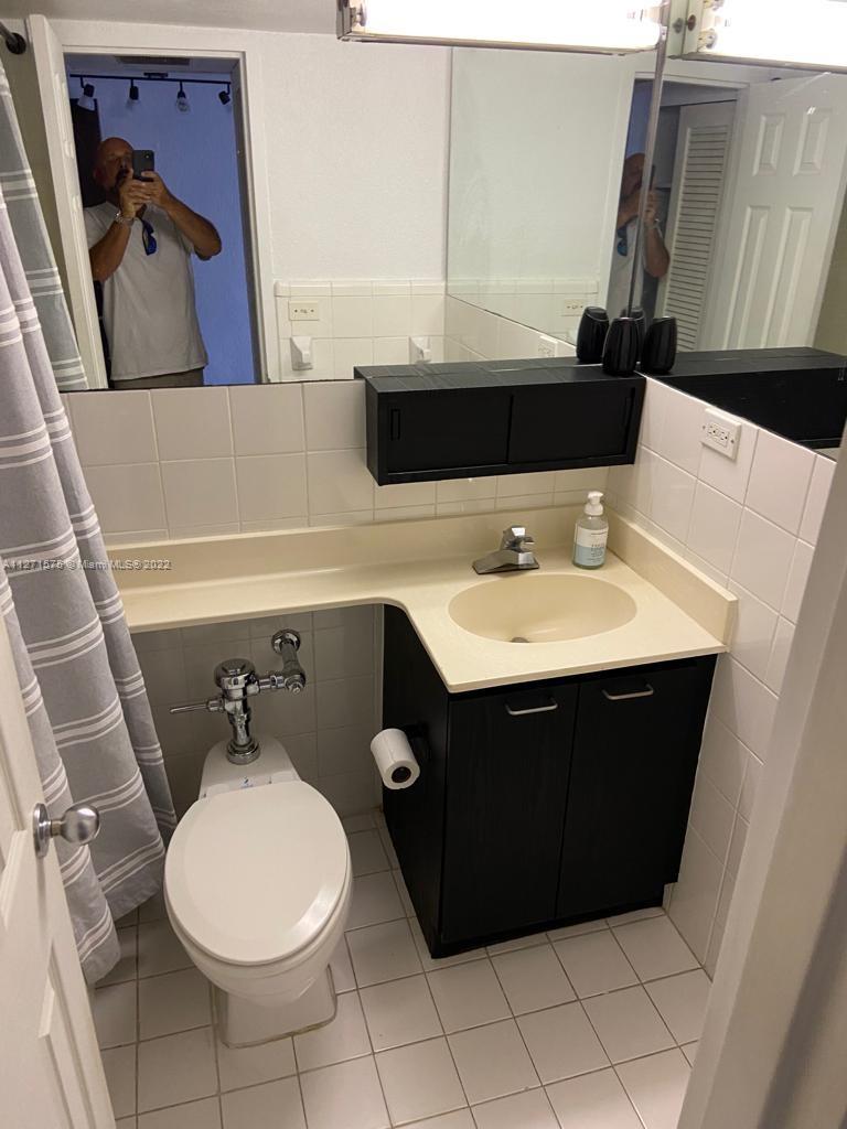 1500 Bay Road, Unit 1252S Miami Beach, FL 33139 - Photo 8 of 9 Gallery Image 8
