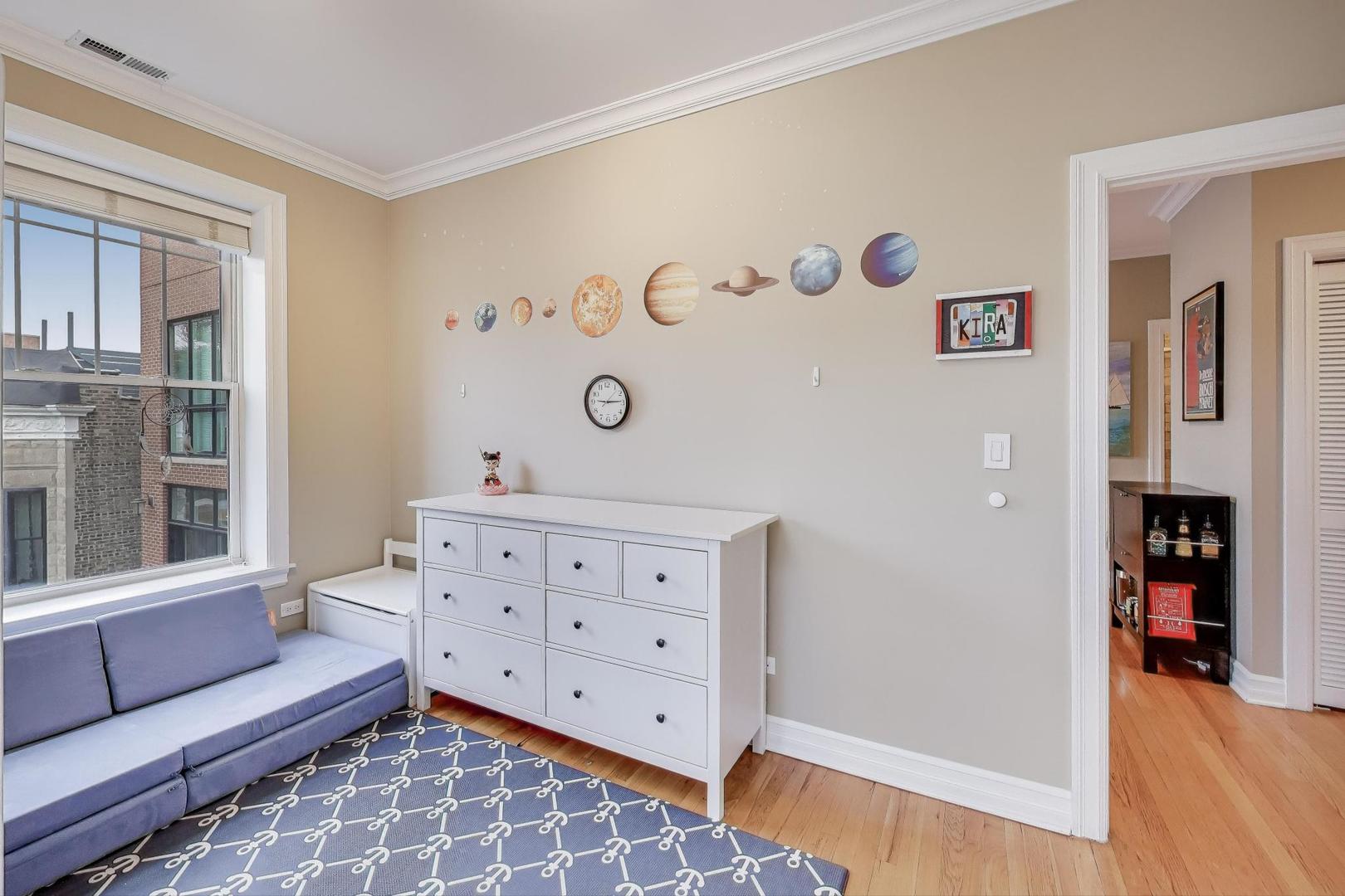 2711 North Mildred Avenue, Unit 3A Chicago, IL 60614 - Photo 21 of 27 a view of livingroom with furniture and wooden floor