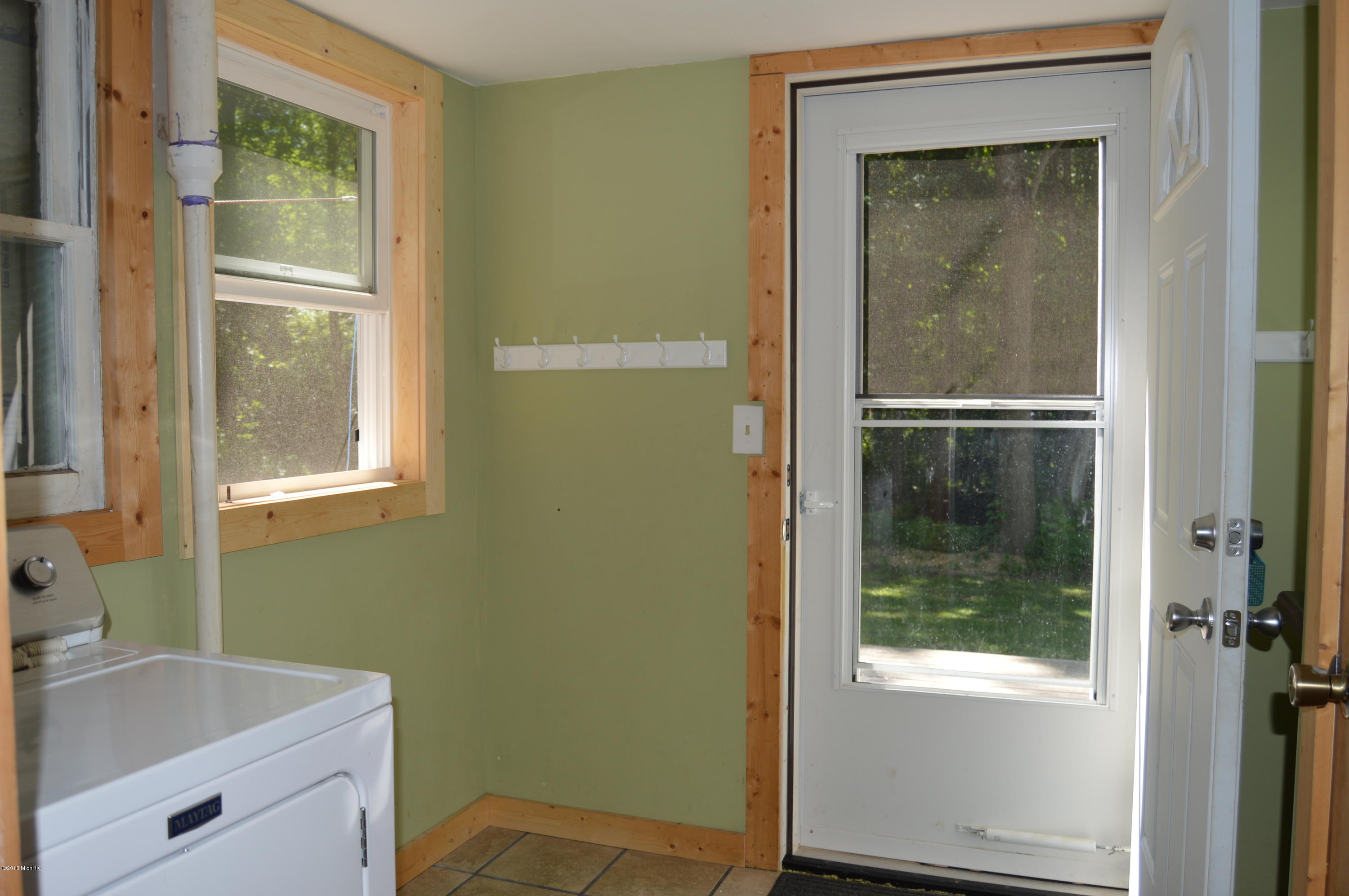 1868 North Benson Road Fountain, MI 49410 - Photo 4 of 23 Entry Way