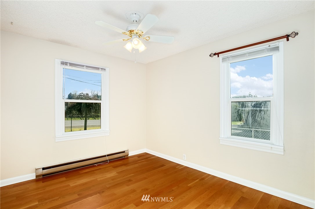 2409 Aberdeen Avenue Northeast Renton, WA 98056 - Photo 16 of 22 Gallery Image 16