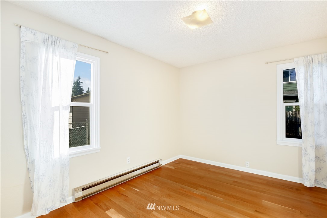 2409 Aberdeen Avenue Northeast Renton, WA 98056 - Photo 17 of 22 Gallery Image 17