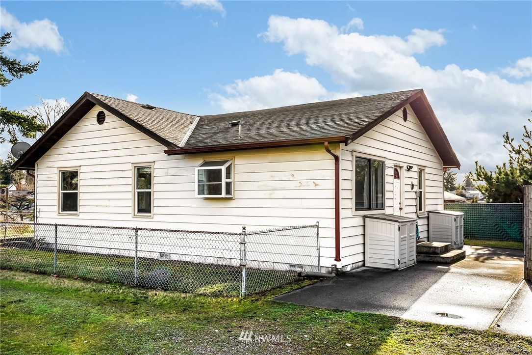 2409 Aberdeen Avenue Northeast Renton, WA 98056 - Photo 21 of 22 Gallery Image 21