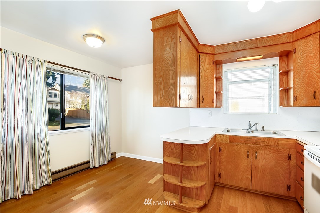2409 Aberdeen Avenue Northeast Renton, WA 98056 - Photo 9 of 22 Gallery Image 9