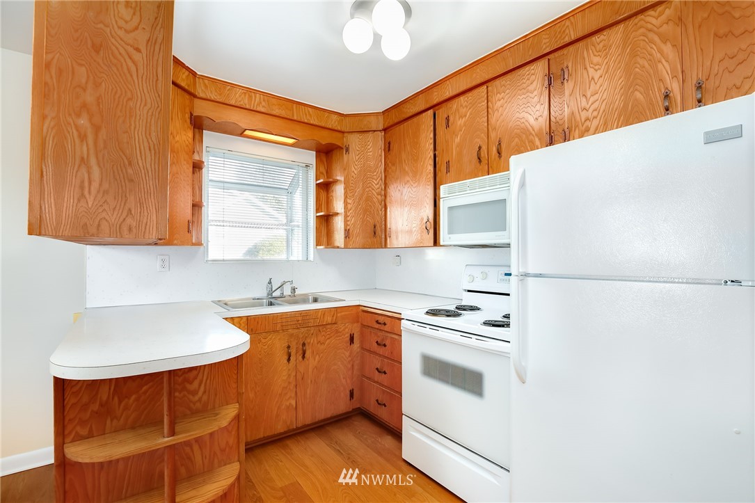 2409 Aberdeen Avenue Northeast Renton, WA 98056 - Photo 10 of 22 Gallery Image 10